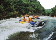 黃石寨、金鞭溪、袁家界、天子山、猛洞河漂流三日遊