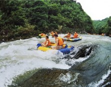 黃石寨、金鞭溪、袁家界、天子山、猛洞河漂流三日遊